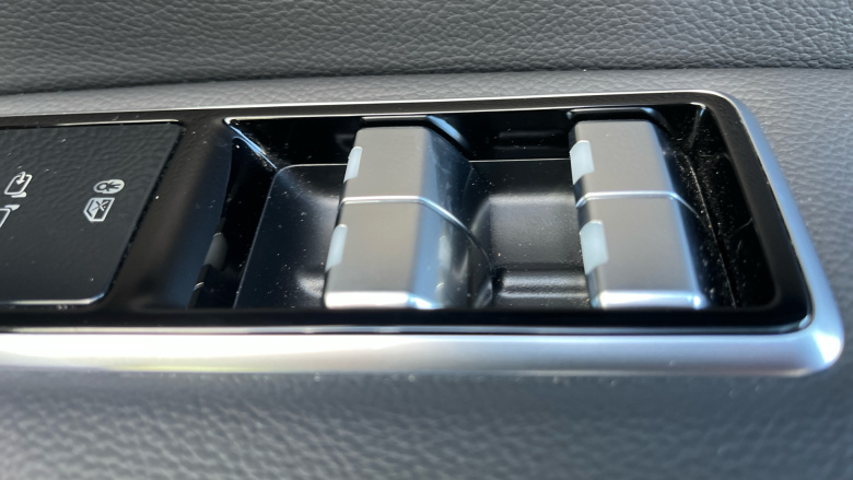 Jaguar F-Pace 2.0 D200 R-Dynamic Black 5dr Auto AWD Diesel Estate